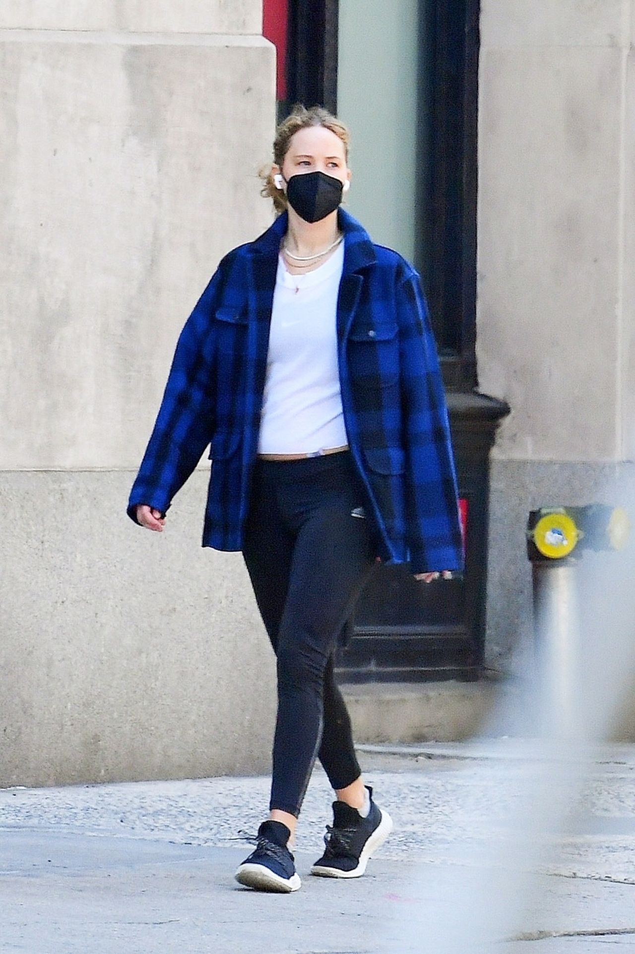 Jennifer Lawrence in Casual Outfit - New York 05/12/2021 • CelebMafia