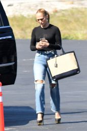 Jennifer Lopez - Boarding a Private Plane in Miami 05/27/2021