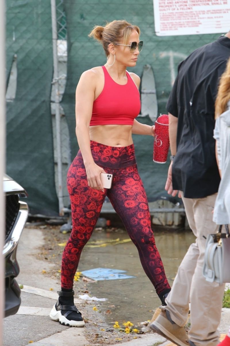 Jennifer Lopez In A Red Gym Ready Outfit Miami 05 21 2021 • Celebmafia