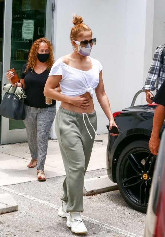 Jennifer Lopez - Leaving a Gym in Miami Beach 05/11/2021