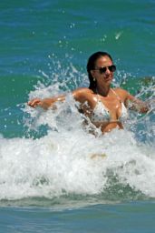 Jessica Alba Enjoying Beach in South Florida 05/09/2021