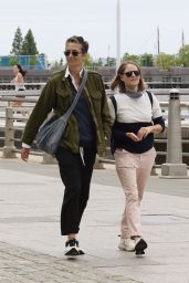 Jodie Foster With Her Wife Alexandra Hedison - Hudson River Park 05/24/2021