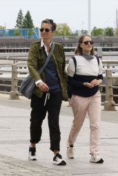 Jodie Foster With Her Wife Alexandra Hedison - Hudson River Park 05/24/2021