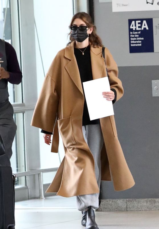 Kaia Gerber in Travel Outfit - JFK Airport in NYC 05/11/2021
