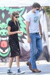Kaia Gerber with Boyfriend Jacob Elordi - Shopping in LA 05/22/2021
