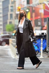 Karlie Kloss - Out in NY 05/05/2021