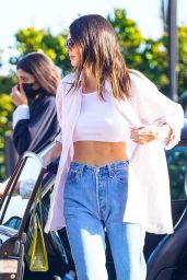 Kendall Jenner Street Style - Malibu 05/03/2021