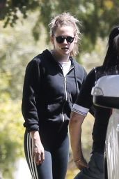 Kristen Stewart - Out in Los Feliz 05/03/2021
