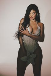 Kylie Jenner - TMRW Magazine May 2021