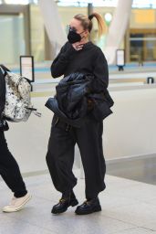 Miley Cyrus in All Black - New York 05/09/2021