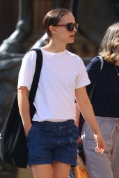 Natalie Portman - Out in Sydney 05/08/2021