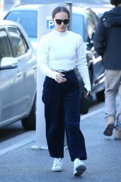 Natalie Portman Wears a Cream Sweater - Sydney 05/17/2021