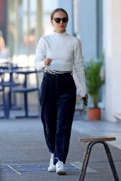 Natalie Portman Wears a Cream Sweater - Sydney 05/17/2021