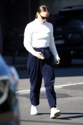 Natalie Portman Wears a Cream Sweater - Sydney 05/17/2021