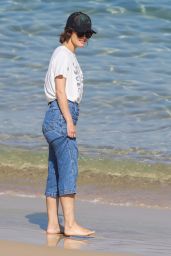 Rose Byrne - Out on Bondi Beach in Sydney 05/01/2021