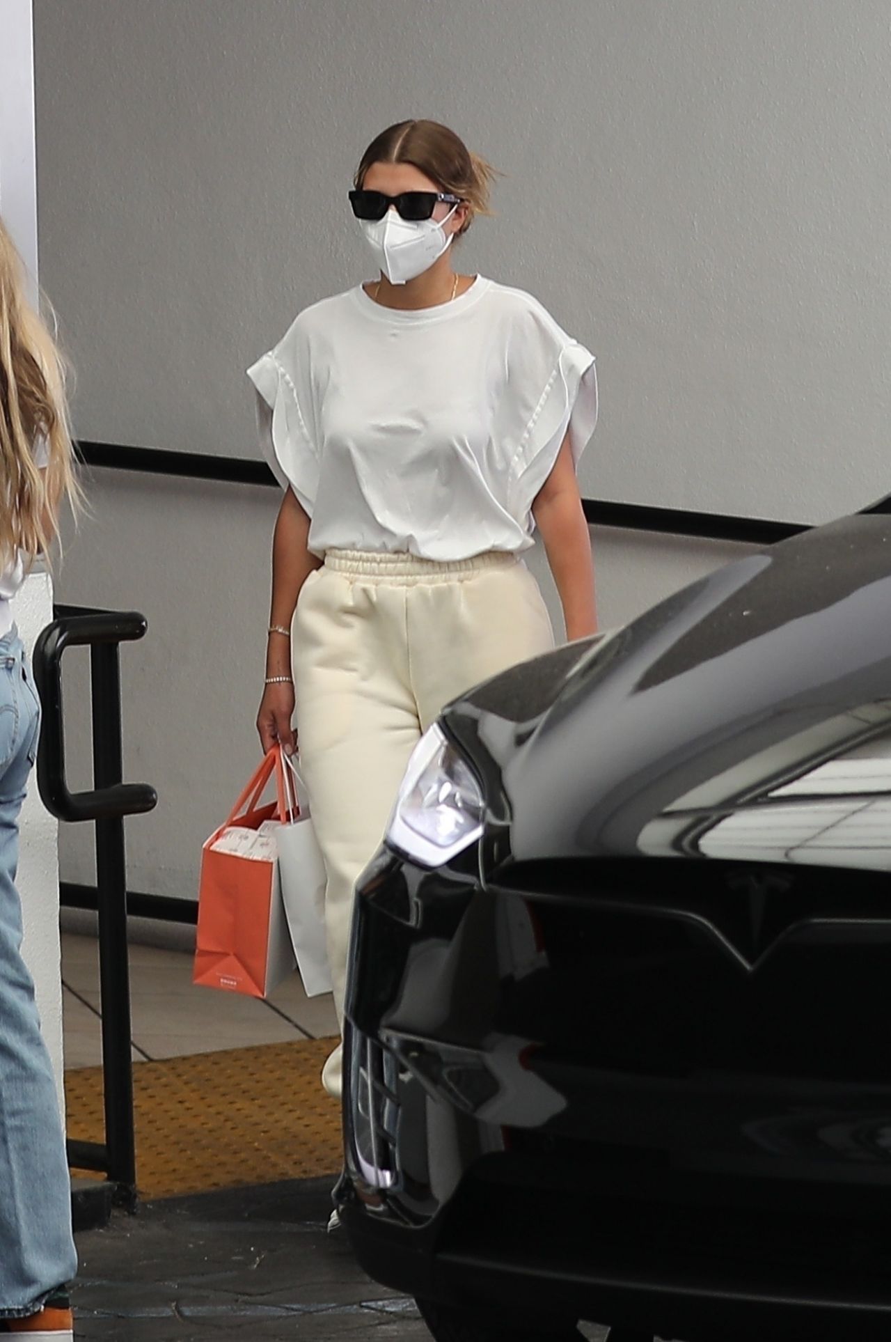 Sofia Richie in Comfy Clothes - Beverly Hills 05/25/2021 • CelebMafia