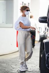 Sofia Richie in Comfy Clothes - Beverly Hills 05/25/2021