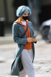 Zoë Kravitz With Neon Blue Hair - "Kimi" Filming Set in Seattle 05/10/2021