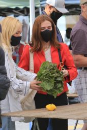 Zoey Deutch at a Farmers Market in LA 05/30/2021
