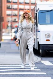 Elsa Hosk - Out on a Stroll in NYC 06/21/2021