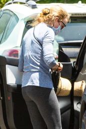 Felicity Huffman in Casual Outfit 05/31/2021