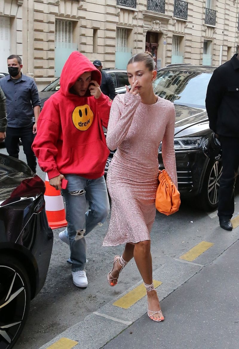 Hailey Rhode Bieber and Justin Bieber at Stresa's Restaurant in Paris