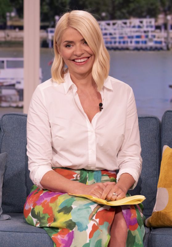 Holly Willoughby - Filming This Morning in London 06/15/2021