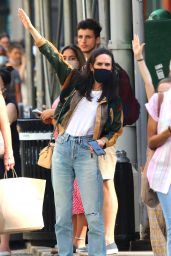 Jennifer Connelly - Hails a Taxi in NYC 06/06/2021