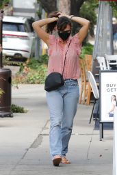 Jennifer Garner - Out in Brentwood 06/29/2021