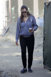 Jennifer Garner - Visits Her New Under-Construction Home in Brentwood 06/04/2021