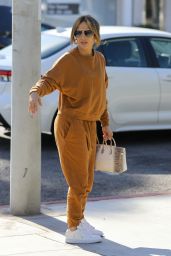 Jennifer Lopez in Comfy Outfit - Shopping for Furniture and Rugs in Hollywood 06/26/2021