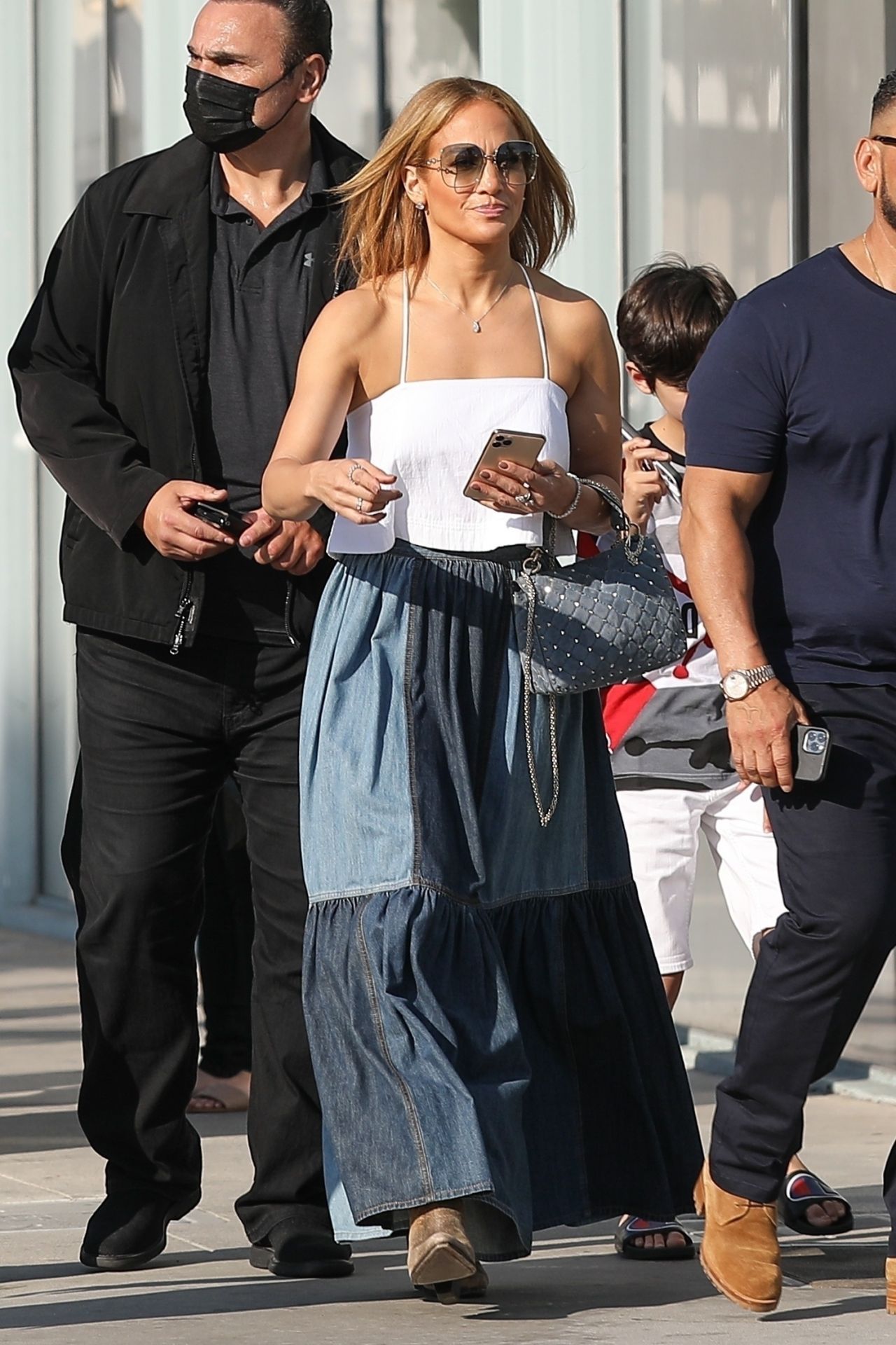 Jennifer Lopez - Shopping in Beverly Hills 06/19/2021 • CelebMafia