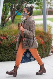 Jessica Alba - Arrives at Her Company in Santa Monica 06/01/2021