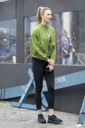 Karlie Kloss - Photoshoot Set in Brooklyn 06/08/2021
