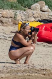 Kate Hudson in a Bikini - Greece 06/19/2021