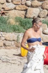 Kate Hudson in a Bikini - Greece 06/19/2021