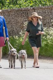 Kate Moss Wears a Denim Mini Skirt 06/01/2021