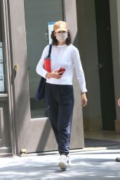 Katie Holmes in Comfy Outfit - Leaves Her Apartment in NY 06/29/2021