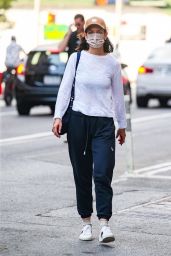 Katie Holmes in Comfy Outfit - Leaves Her Apartment in NY 06/29/2021