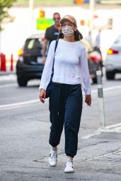 Katie Holmes in Comfy Outfit - Leaves Her Apartment in NY 06/29/2021
