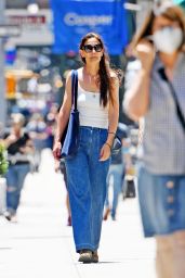 Katie Holmes Street Style - New York 06/17/2021