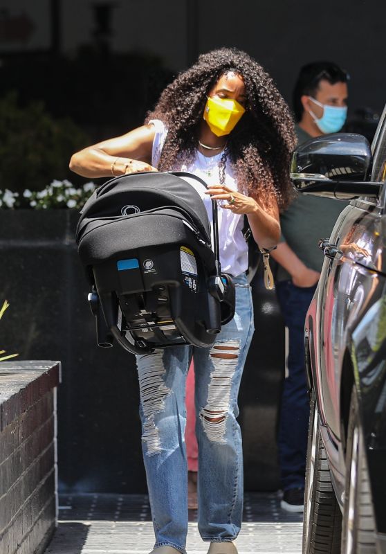Kelly Rowland - Shops in Beverly Hills 06/05/2021