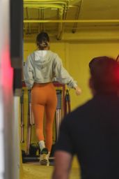 Kendall Jenner Booty in Tights - Arrives at the Gym in Los Angeles 06/22/2021
