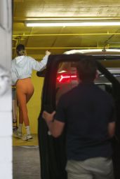 Kendall Jenner Booty in Tights - Arrives at the Gym in Los Angeles 06/22/2021