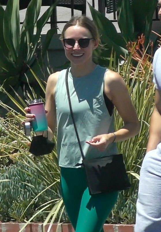 Kristen Bell - Out in Los Feliz 06/13/2021