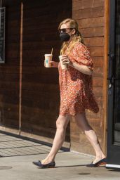 Kristen Dunst With Her Mom Inez Rupprecht - Shopping in Studio City 06/23/2021