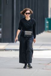 Maggie Gyllenhaal in All-Black in New York 06/01/2021