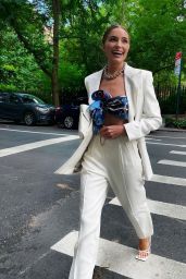 Olivia Culpo Outfit 06/13/2021