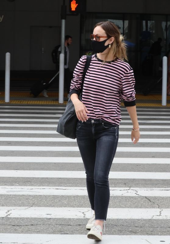 Olivia Wilde in Tight Jeans and Striped Shirt - Airport in LA 06/20/2021