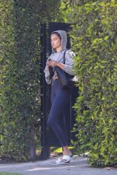 Shanina Shaik – Leave a Morning Pilates Workout in West Hollywood 06/09/2021
